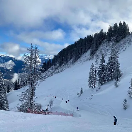 For 2 People With Parking Apartament